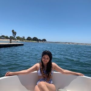 Meet your Posher, Reyna